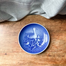 https://www.etsy.com/ByThePoole/listing/761330954/1973-mors-dag-mothers-day-plate-by-bing?utm_source=Copy&utm_medium=ListingManager&utm_campaign=Share&utm_term=so.lmsm&share_time=1580762011851
